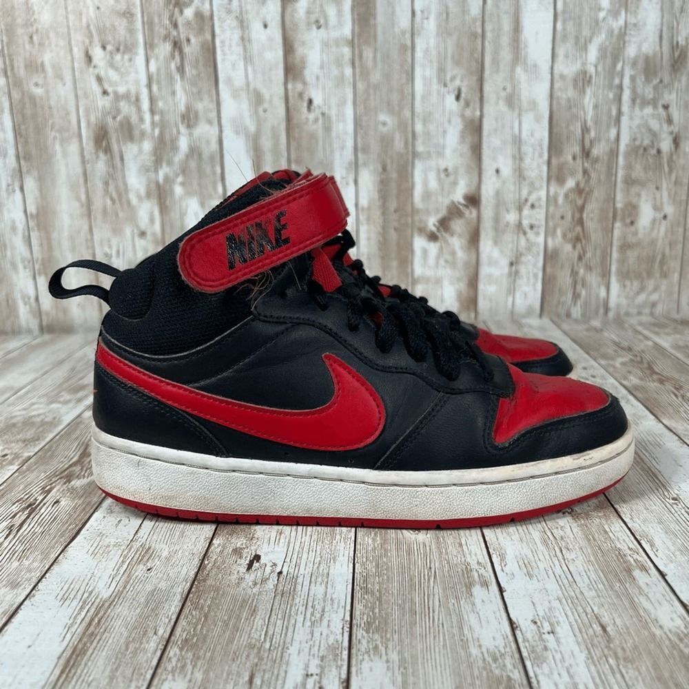 Nike court black red kids 5 Womens 6.5